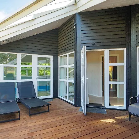 7 Person In Graested-by Traum * Græsted