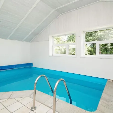 7 Person In Graested-by Traum * Græsted