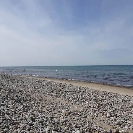 7 Person In Graested-by Traum Nyaraló