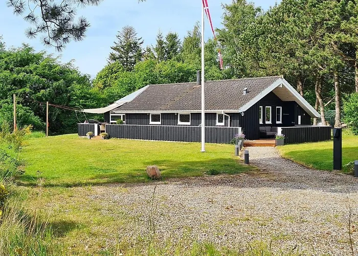 7 Person In Graested-by Traum Græsted