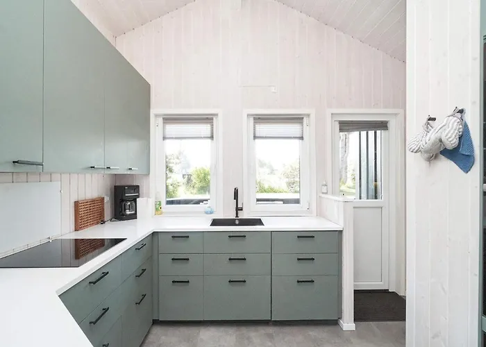 7 Person In Graested-by Traum