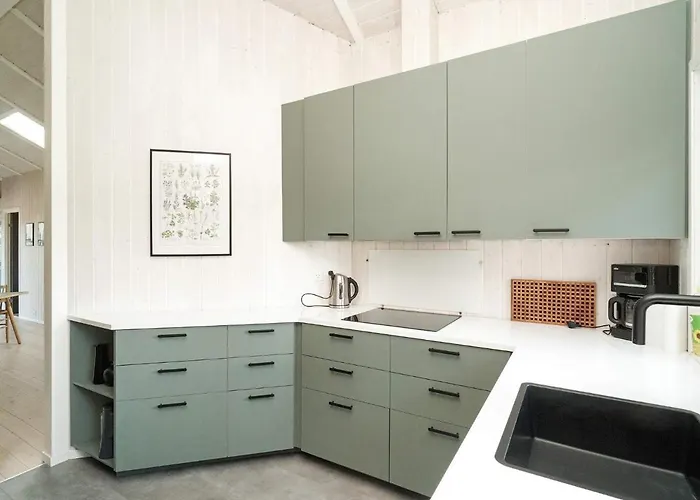 7 Person In Graested-by Traum *