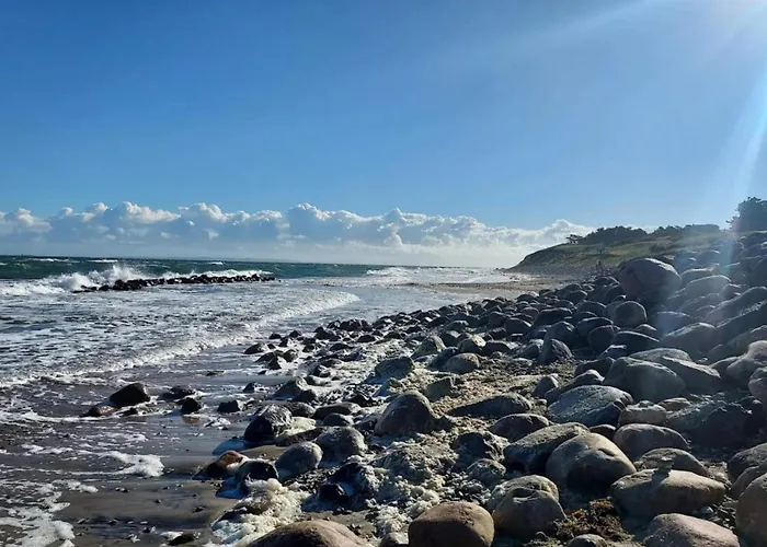 7 Person In Graested-by Traum *